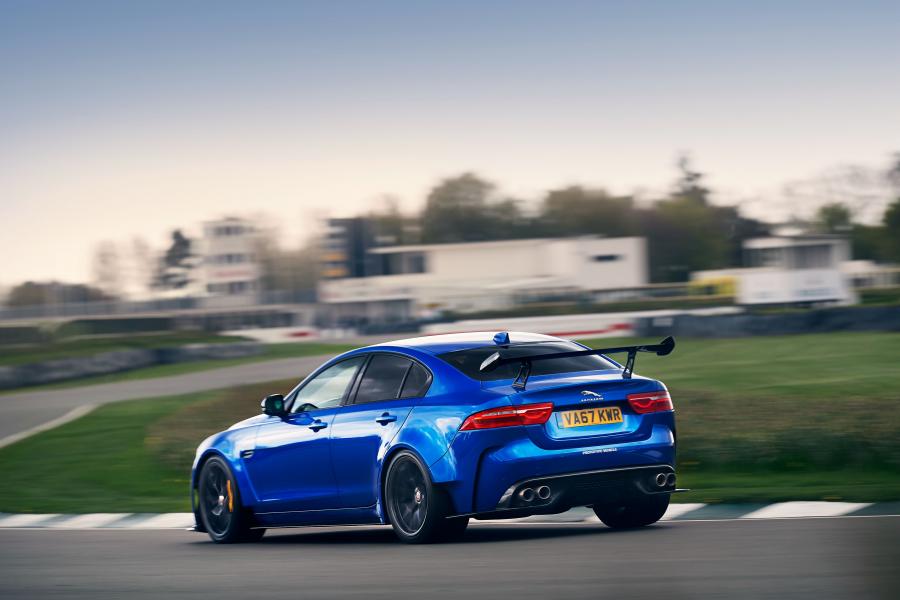  Jaguar XE SV Project 8 (X760) 2017 года  (WW) (фото 16 из 45)